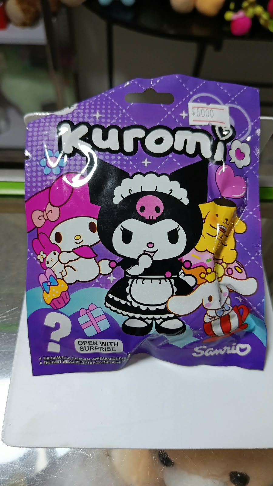 MUÑECO CON SORPRESA KUMORI