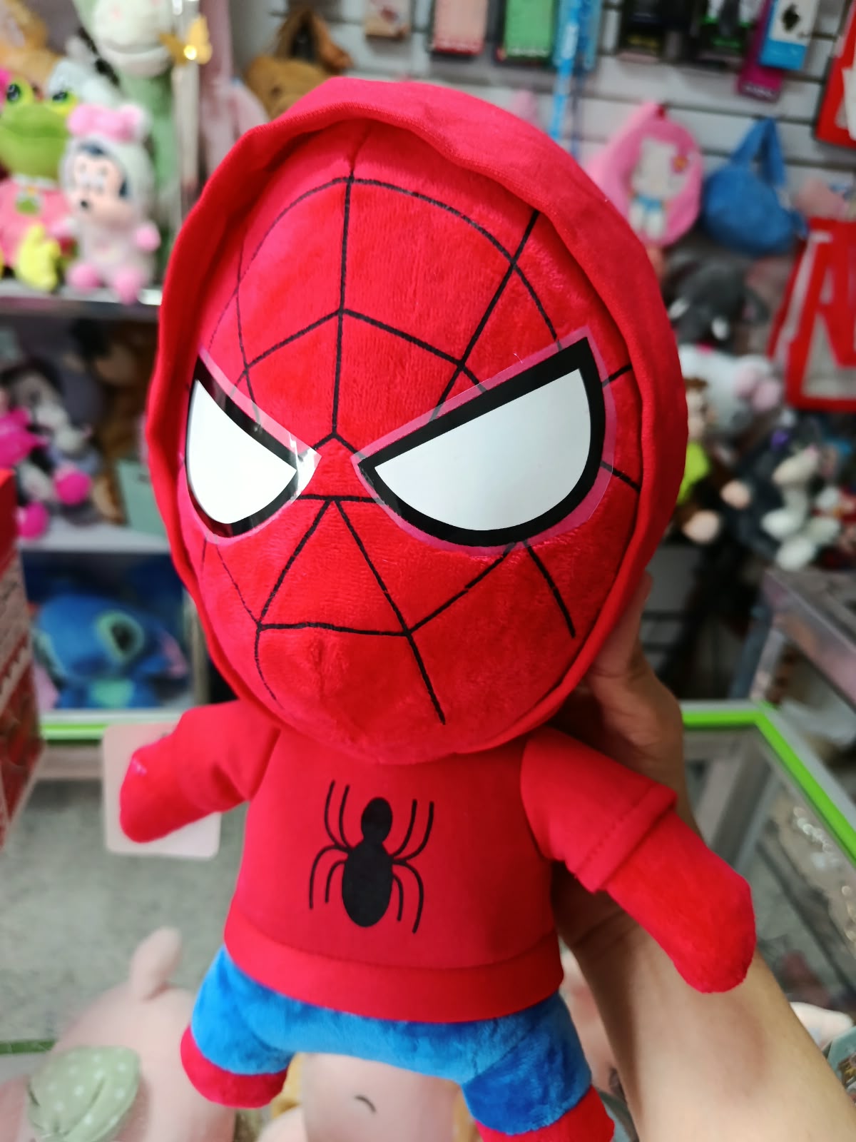 PELUCHE SPIDERMAN CON GORRO 30cms
