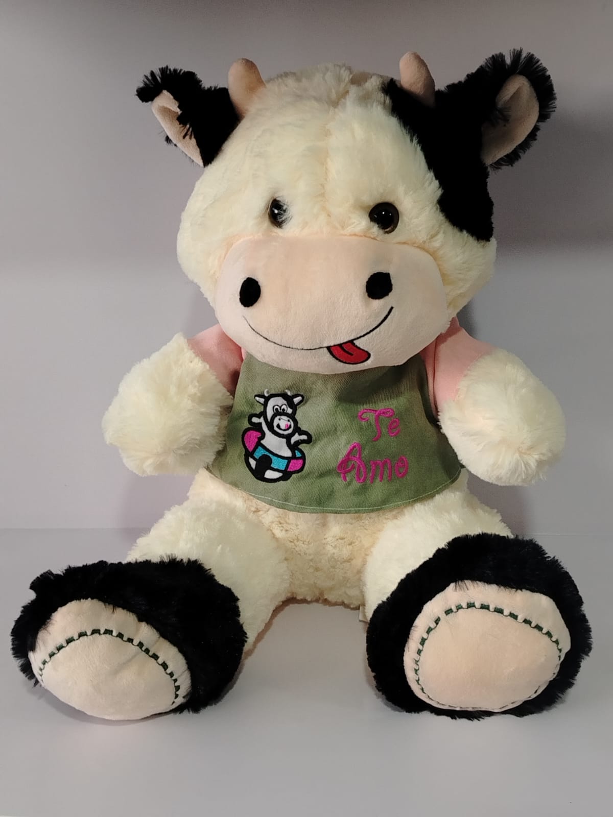 PELUCHE VACA SENTADO 35cms
